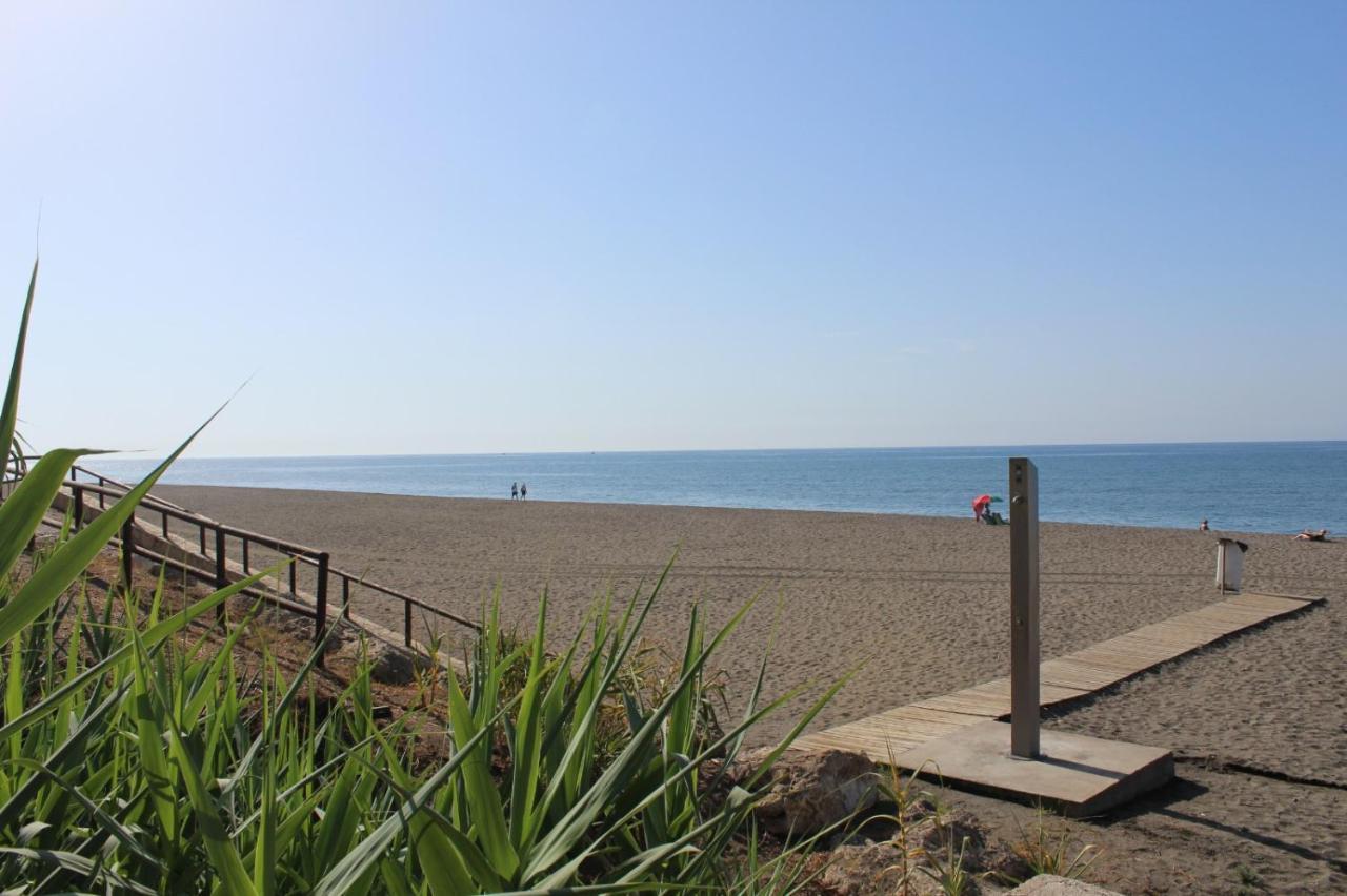 Apartamento En La Playa Malaga ベナハラフェ エクステリア 写真