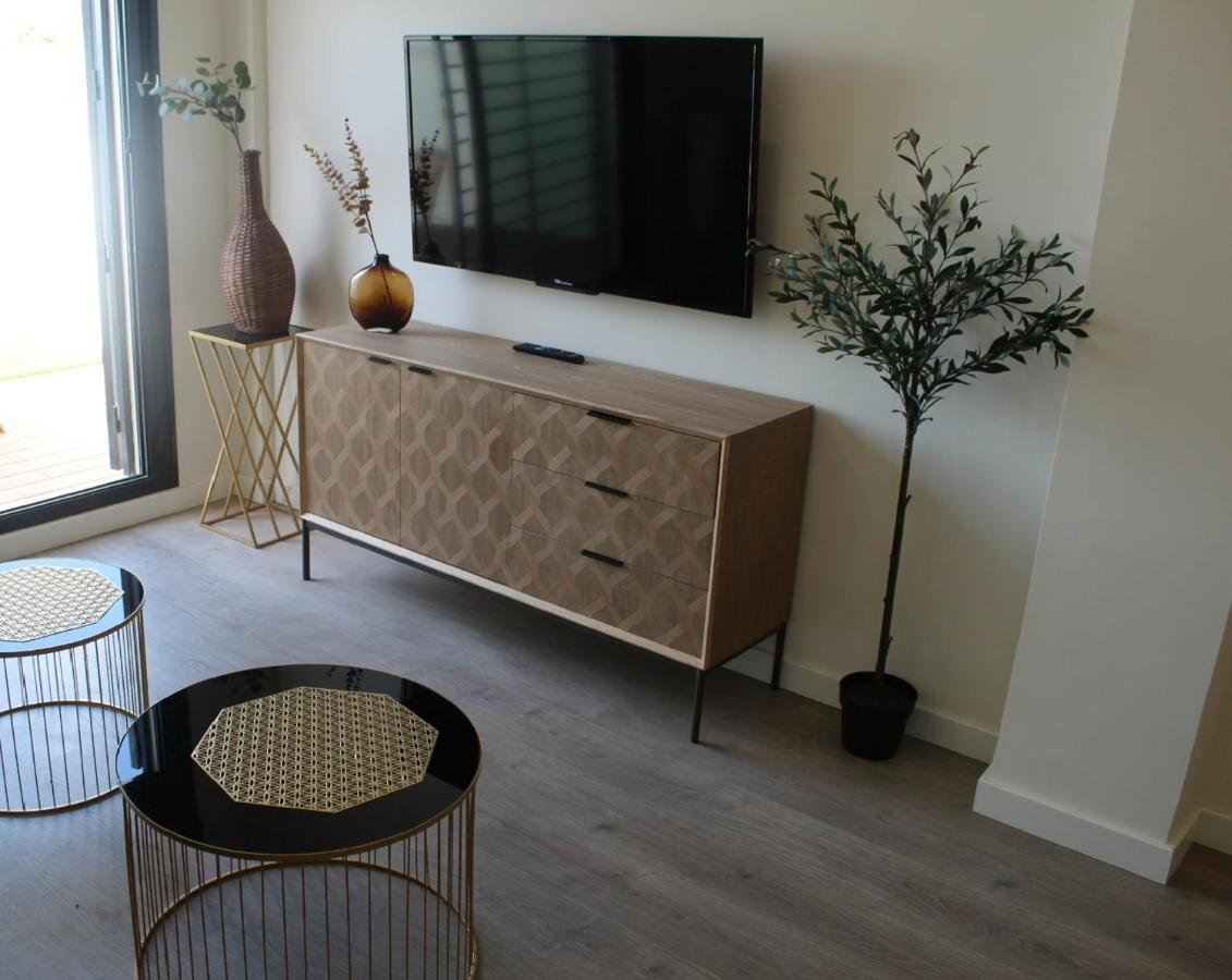 Apartamento En La Playa Malaga ベナハラフェ エクステリア 写真